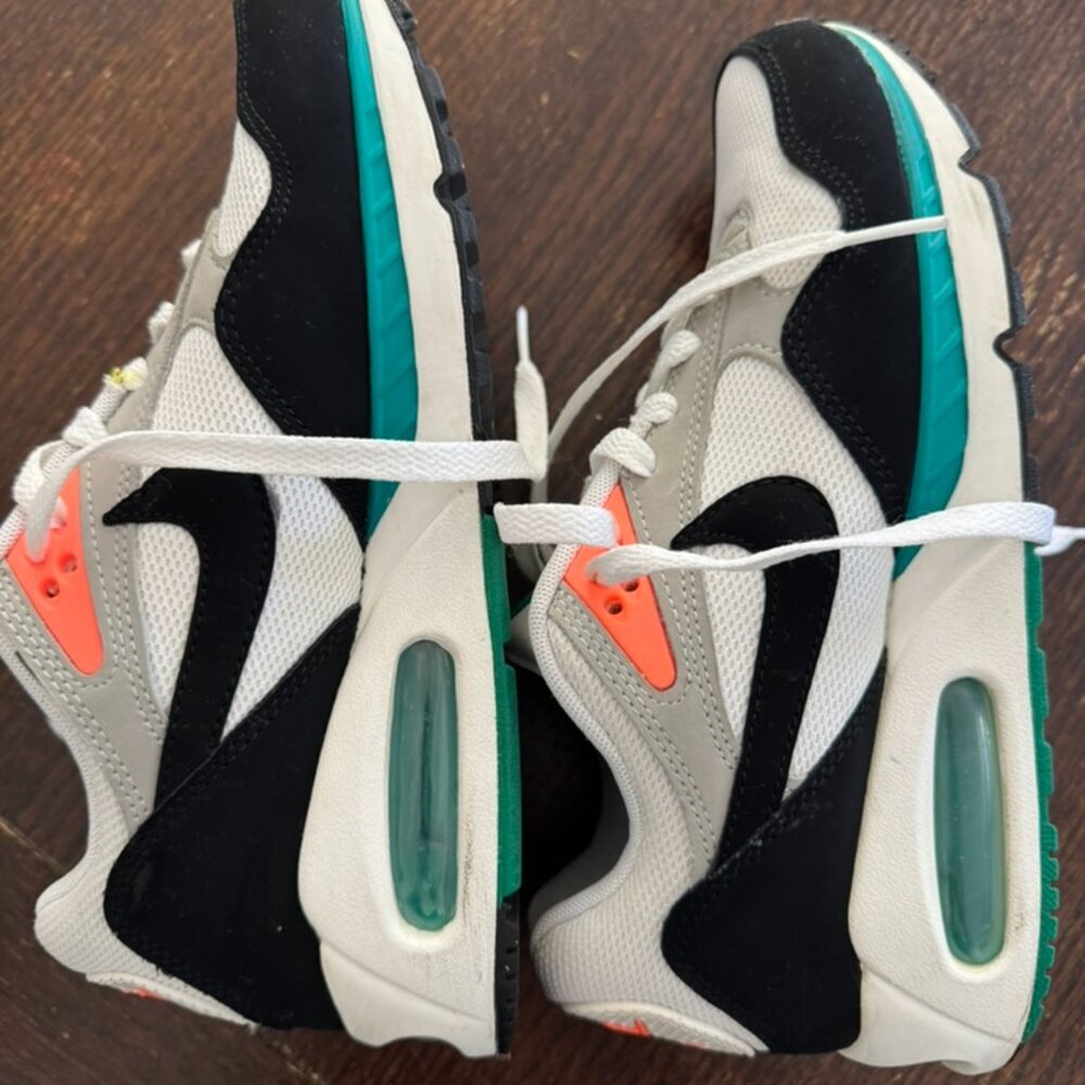 Size 7 -Women’s Nike Air Max Correlate White Black Green